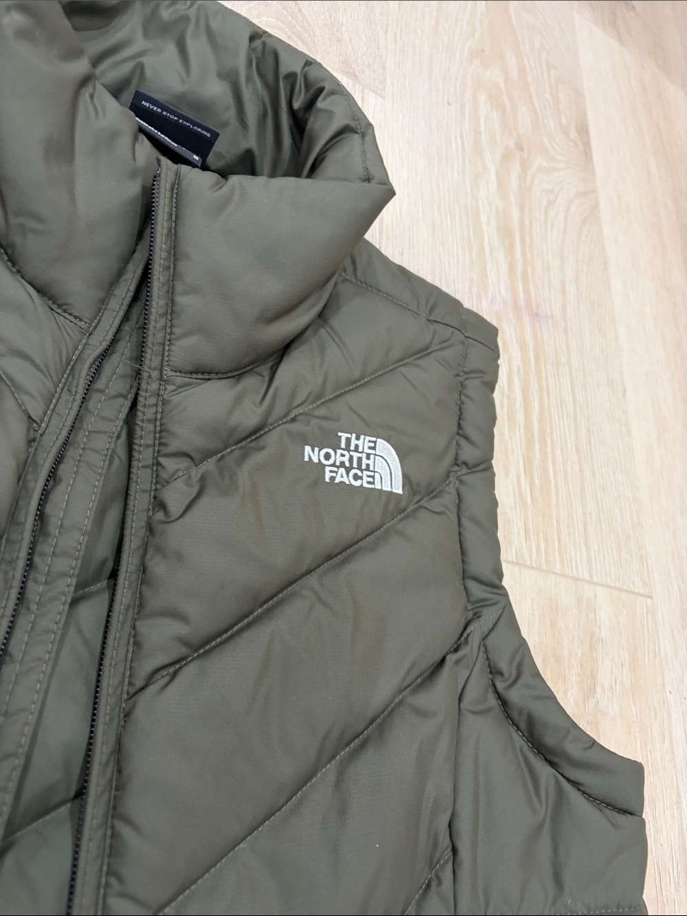 The North Face Olive Green Quilted Insulated Women's Vest MEDIUM - Picture 3 of 8